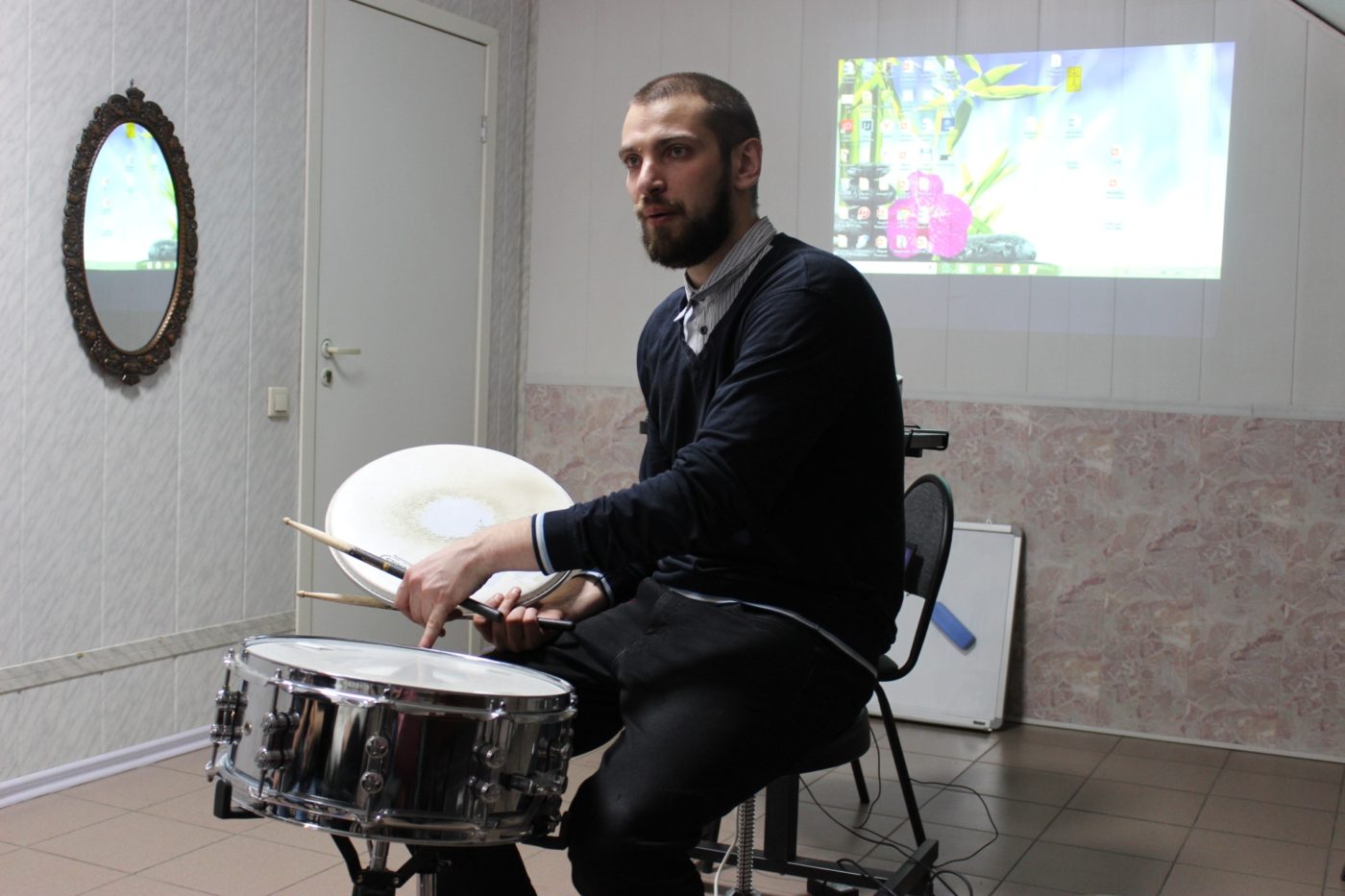 18 января в 18:00 состоялся мастер-класс по ударным на тему: “Настройка барабанов, особенности звукоизвлечения”